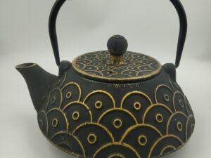 Cast iron Pot